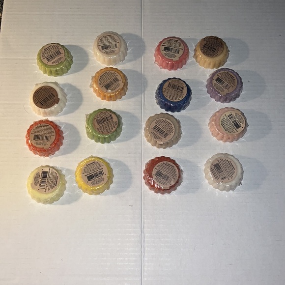 SOLD SOLD SOLD Yankee Candle tarts Lot of 16- variety - Picture 2 of 2